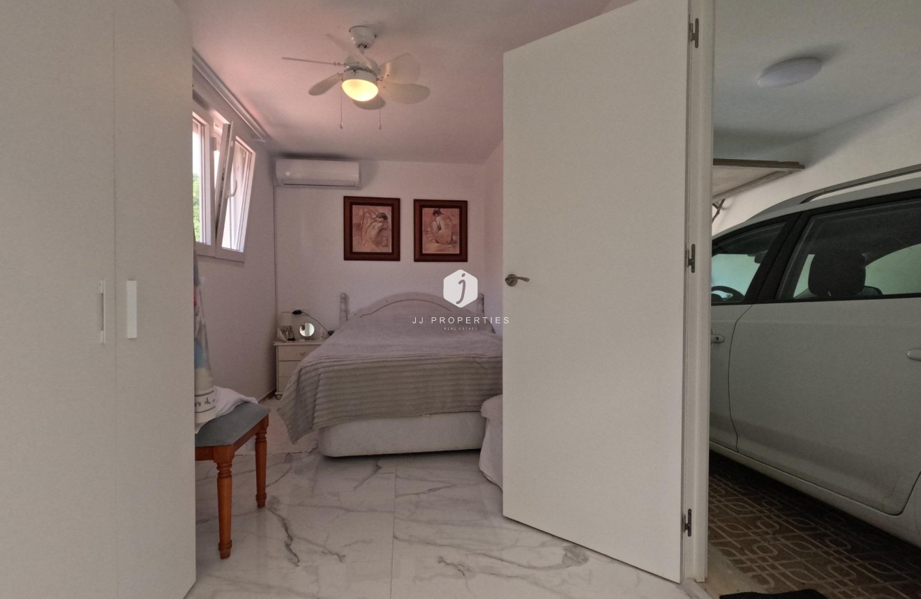 Resale - Chalet -
Torrevieja - El Acequión - Los Náufragos