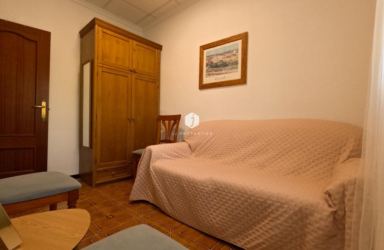 Resale - Chalet -
Torrevieja - El Acequión - Los Náufragos