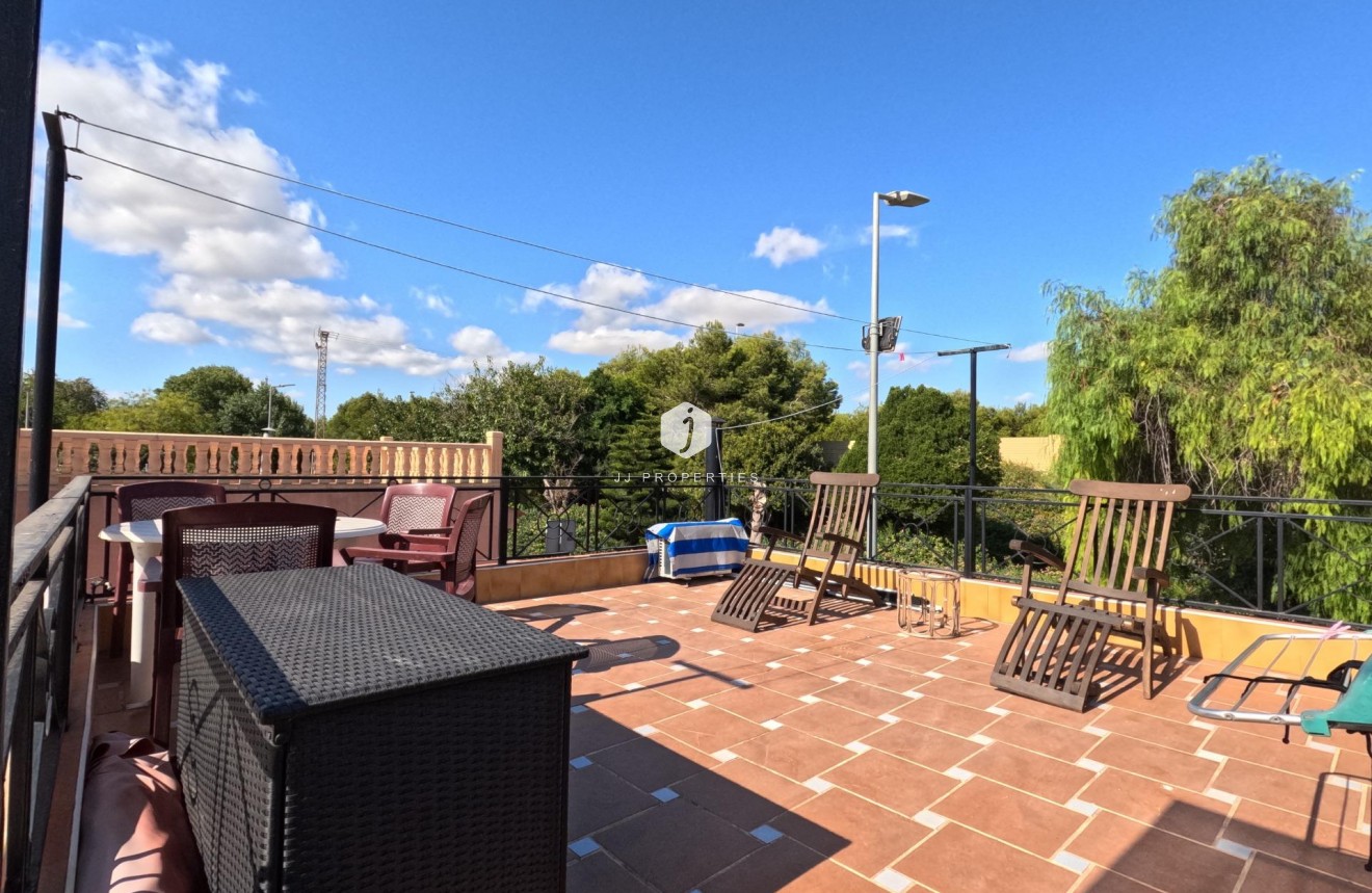 Resale - Chalet -
Torrevieja - El Acequión - Los Náufragos