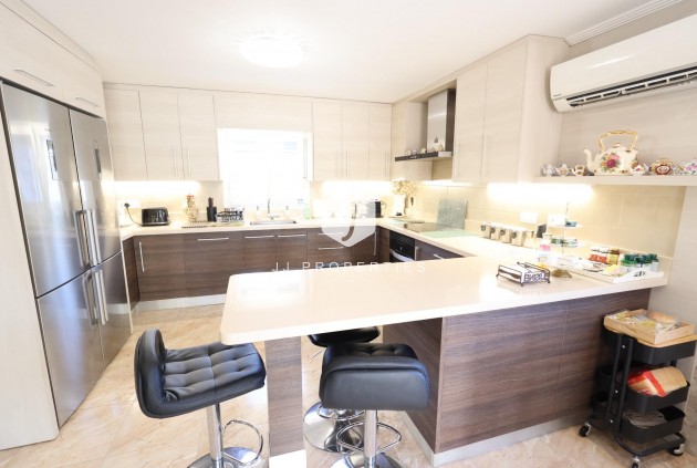 Resale - Villa -
Torrevieja - Costa Blanca