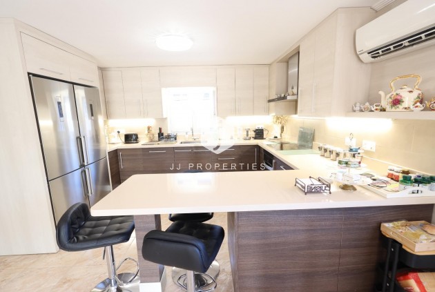 Resale - Villa -
Torrevieja - Costa Blanca