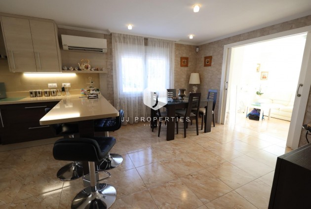 Resale - Villa -
Torrevieja - Costa Blanca