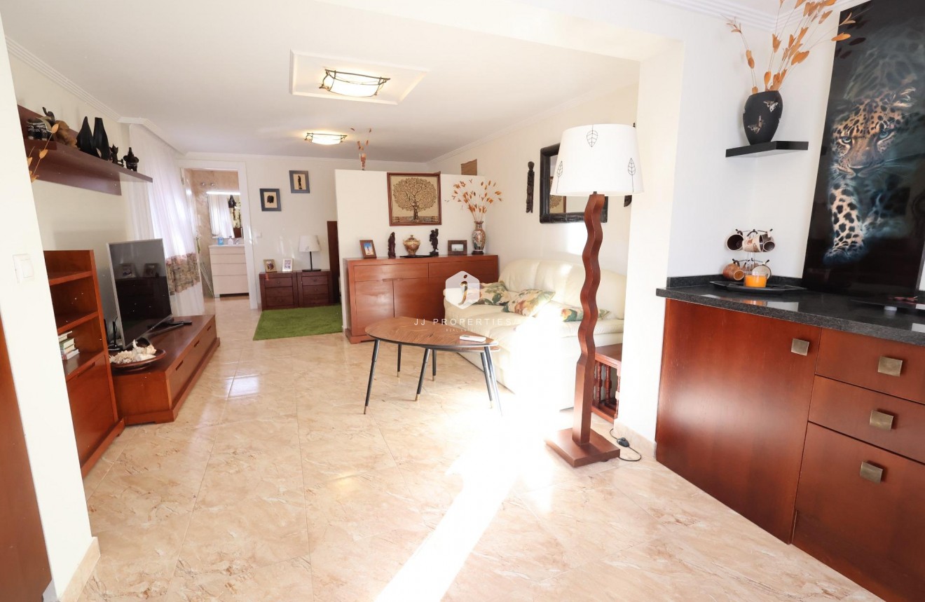 Resale - Villa -
Torrevieja - Costa Blanca