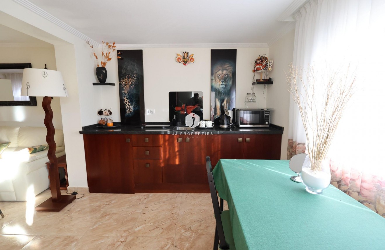 Resale - Villa -
Torrevieja - Costa Blanca