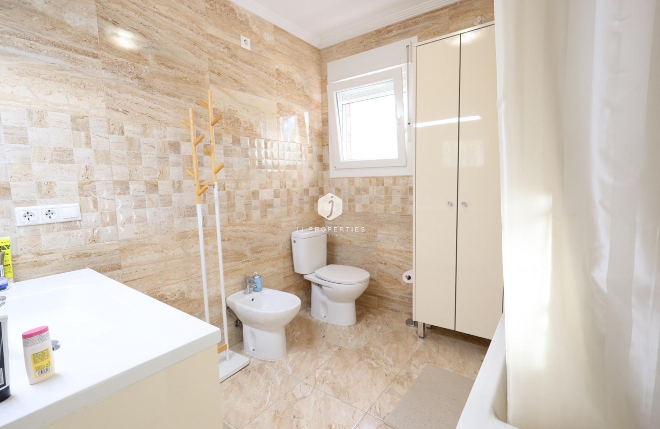 Resale - Villa -
Torrevieja - Costa Blanca