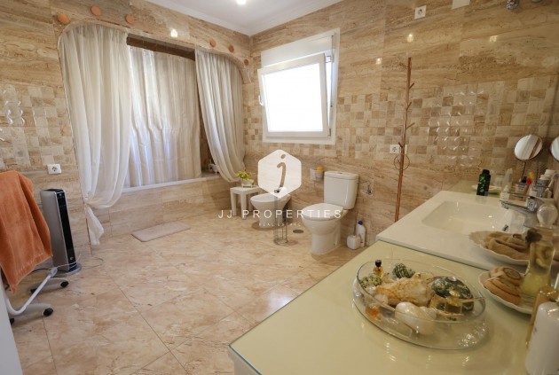 Resale - Villa -
Torrevieja - Costa Blanca