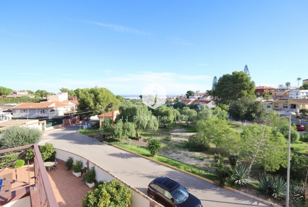 Resale - Villa -
Torrevieja - Costa Blanca