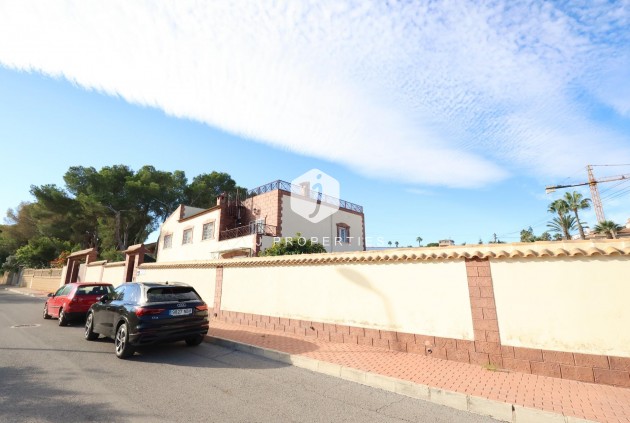 Resale - Villa -
Torrevieja - Costa Blanca