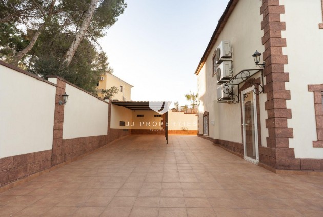 Resale - Villa -
Torrevieja - Los Balcones - Los Altos del Edén