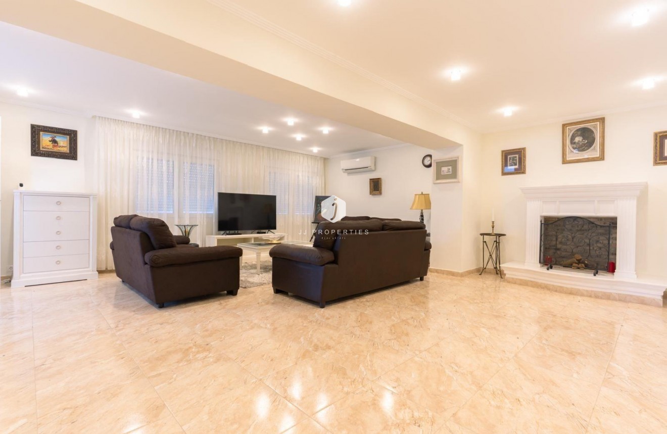 Resale - Villa -
Torrevieja - Los Balcones - Los Altos del Edén