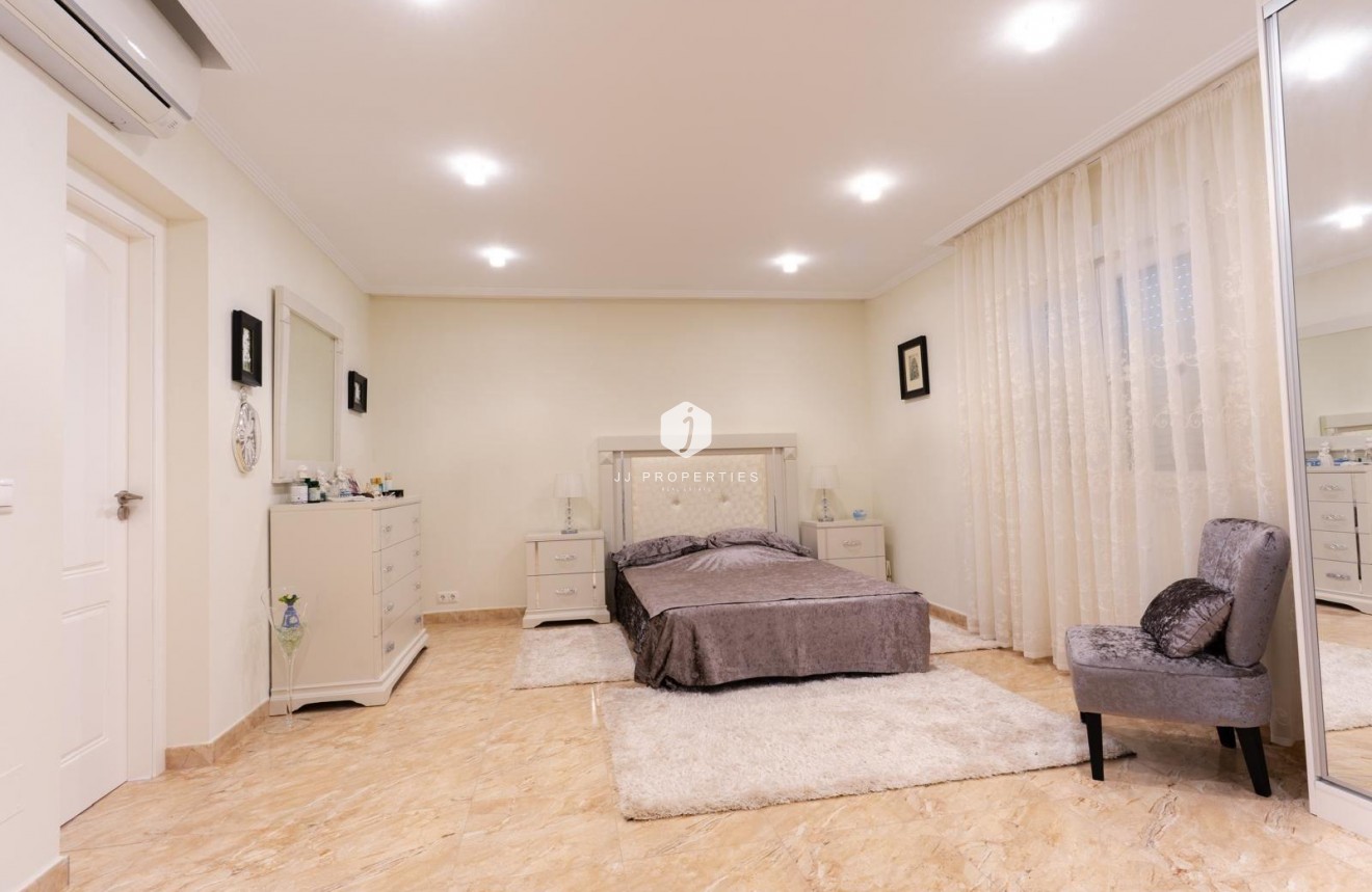 Resale - Villa -
Torrevieja - Los Balcones - Los Altos del Edén