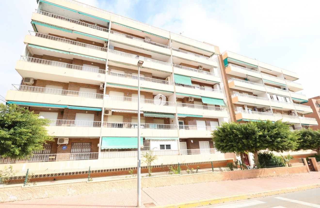 Resale - Apartment / flat -
Torrevieja - Costa Blanca