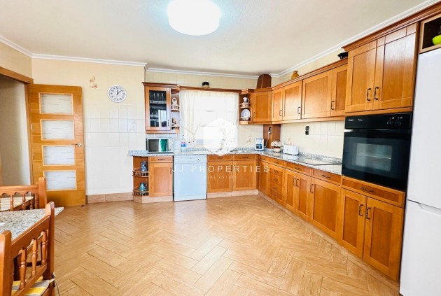 Resale - Apartment / flat -
Torrevieja - Centro