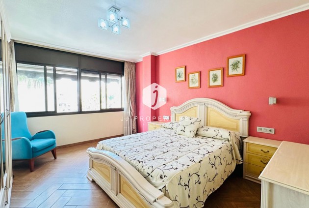 Resale - Apartment / flat -
Torrevieja - Centro