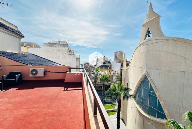 Resale - Apartment / flat -
Torrevieja - Centro