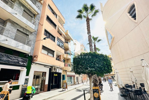 Resale - Apartment / flat -
Torrevieja - Centro