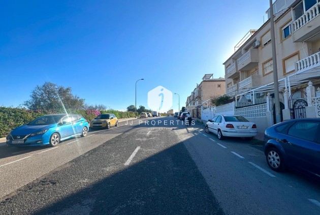 Resale - Apartment / flat -
Torrevieja - Torreblanca