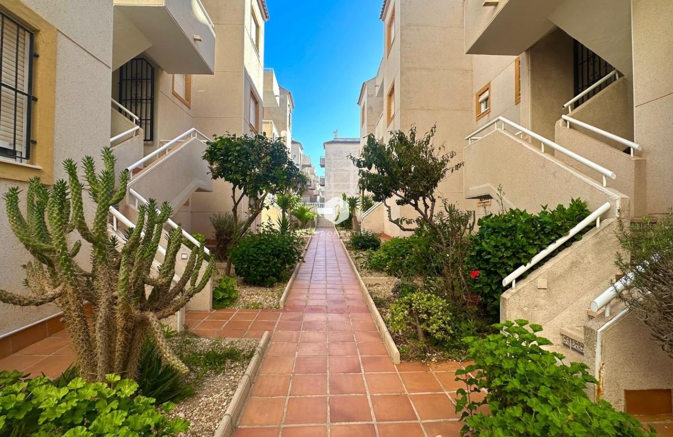 Resale - Apartment / flat -
Torrevieja - Torreblanca