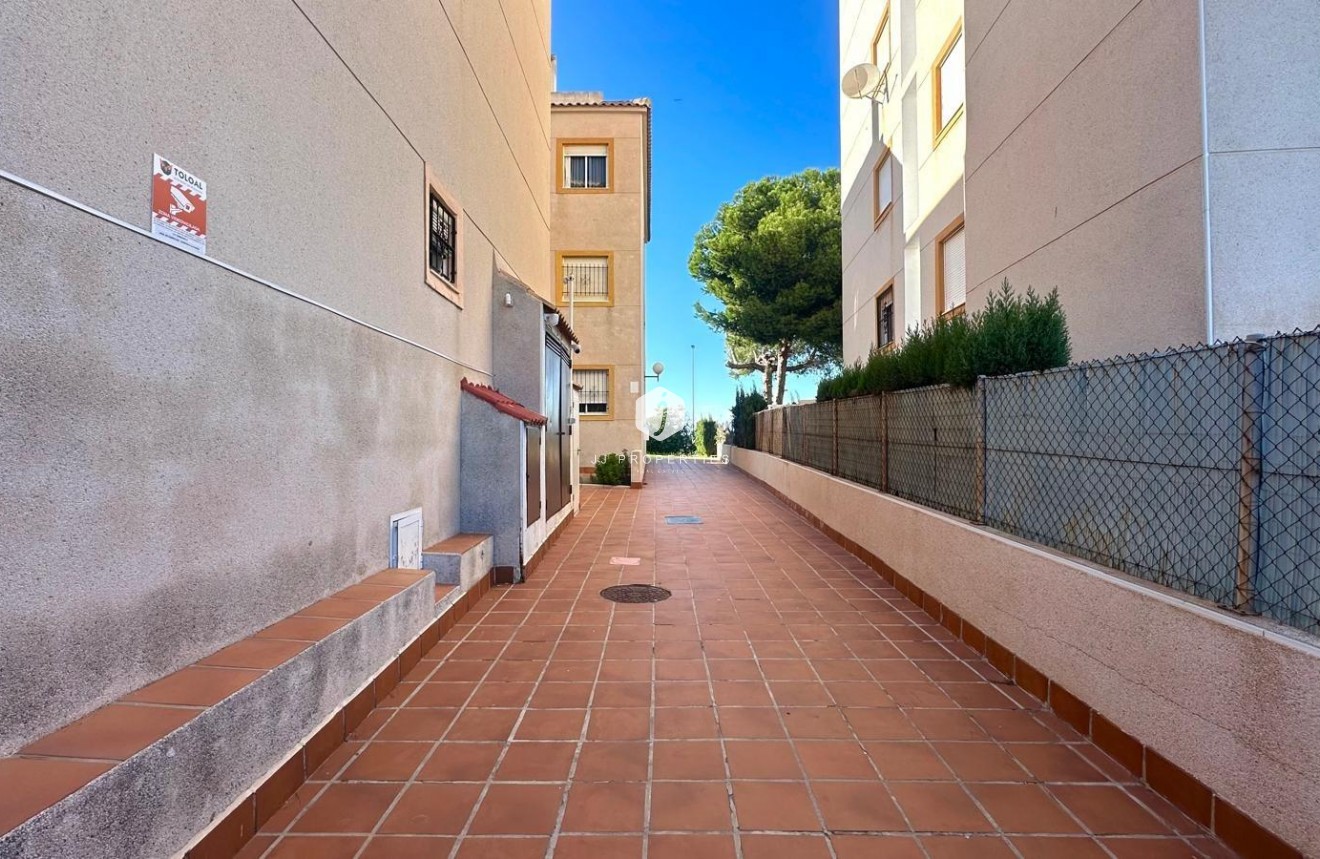 Resale - Apartment / flat -
Torrevieja - Torreblanca
