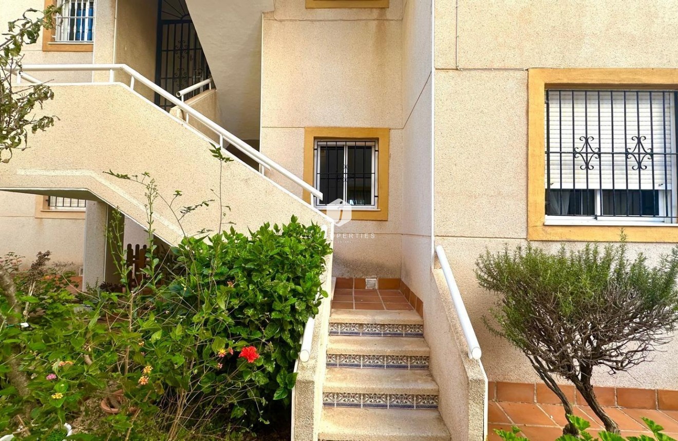Resale - Apartment / flat -
Torrevieja - Torreblanca