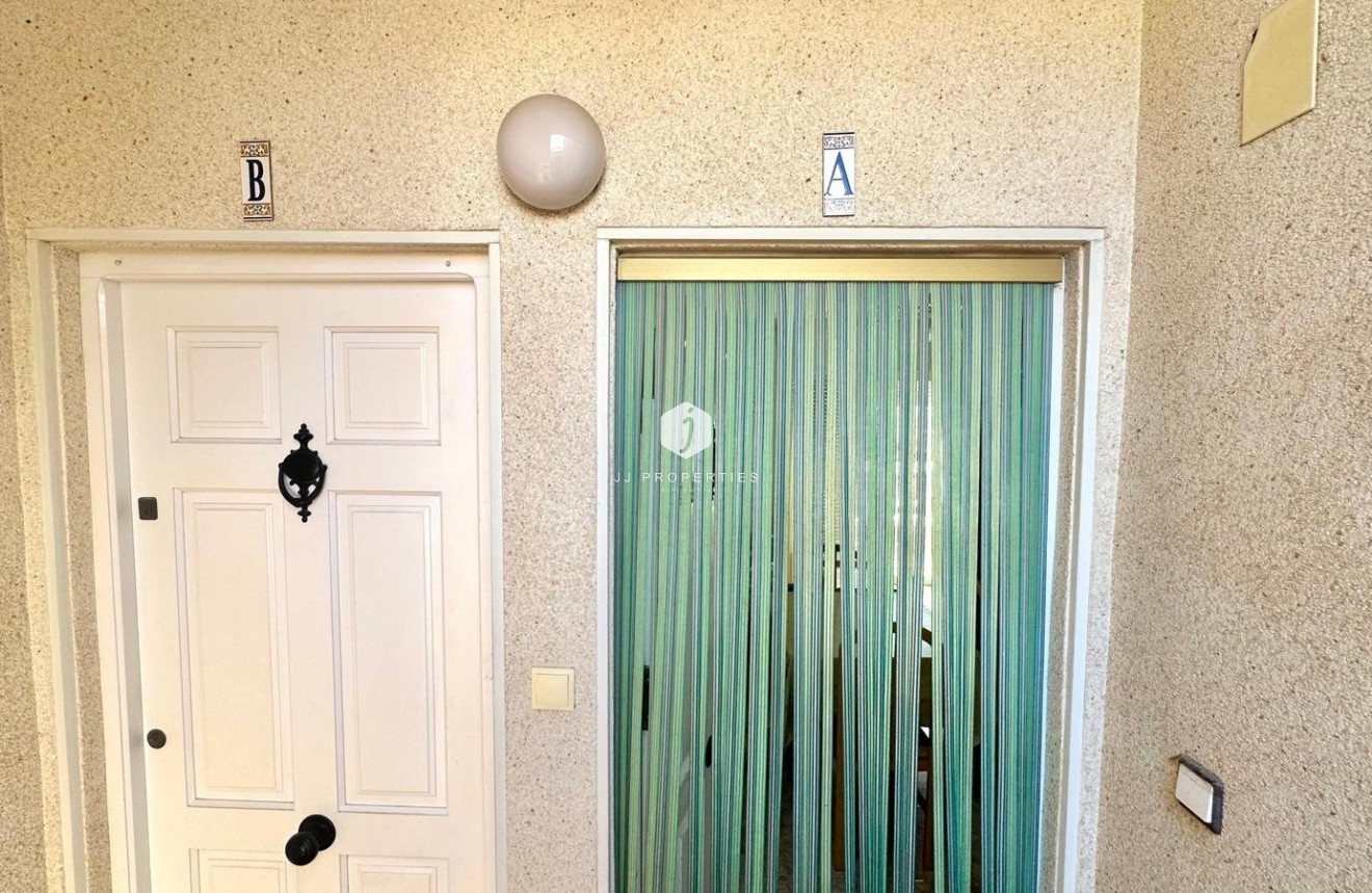 Resale - Apartment / flat -
Torrevieja - Torreblanca