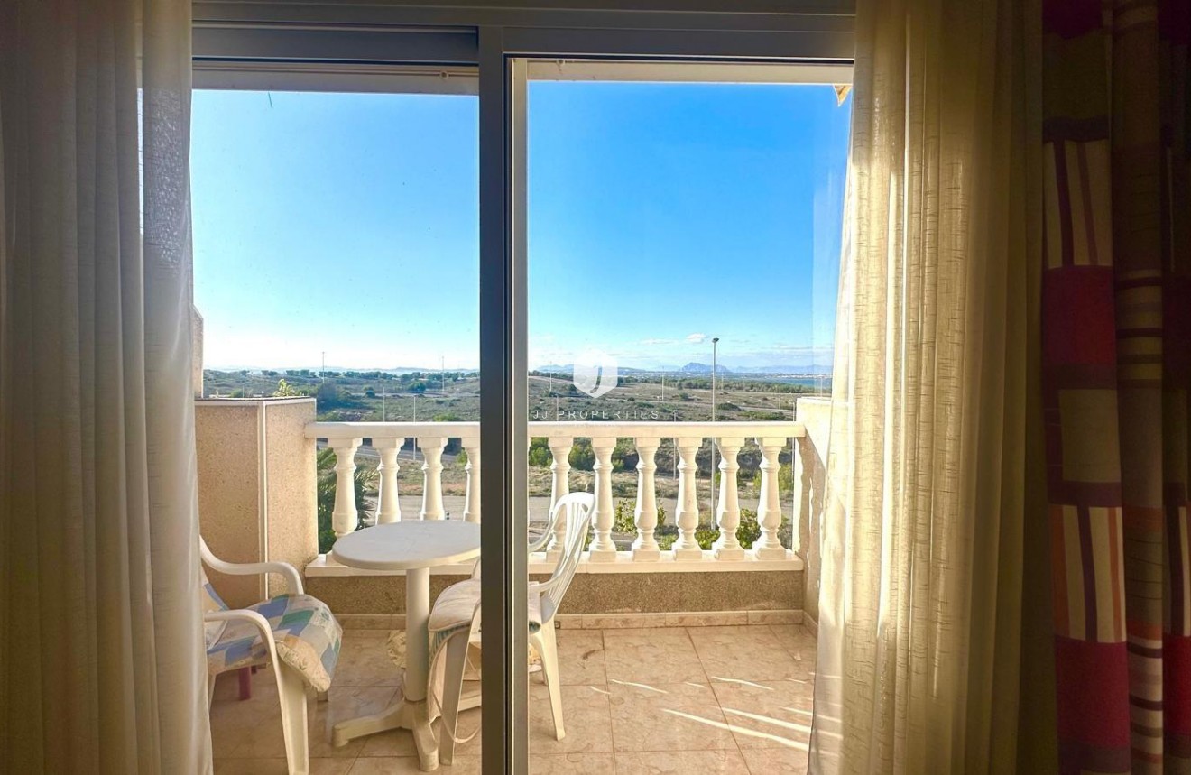 Resale - Apartment / flat -
Torrevieja - Torreblanca