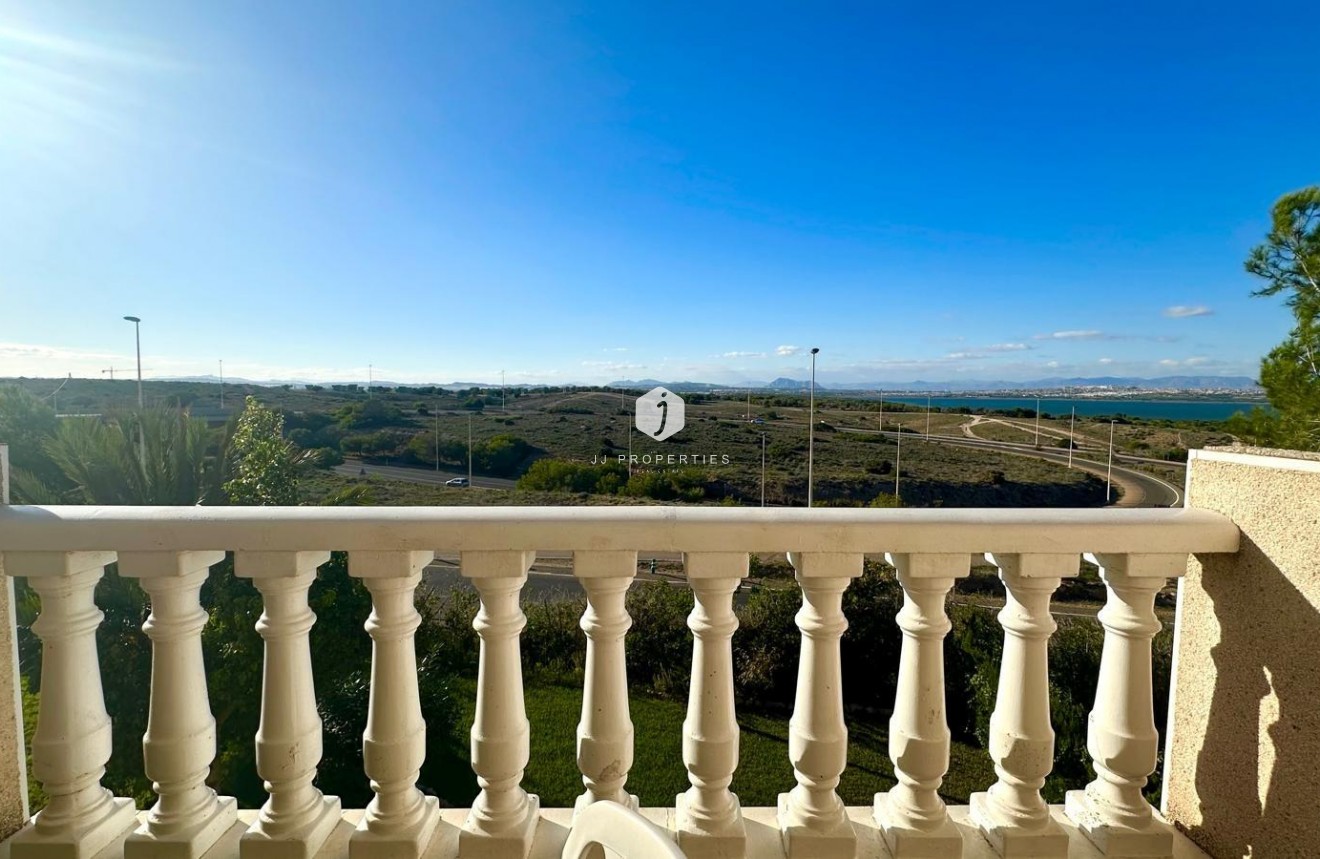 Resale - Apartment / flat -
Torrevieja - Torreblanca