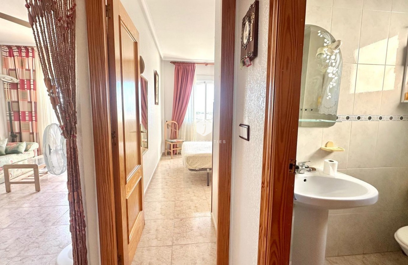 Resale - Apartment / flat -
Torrevieja - Torreblanca