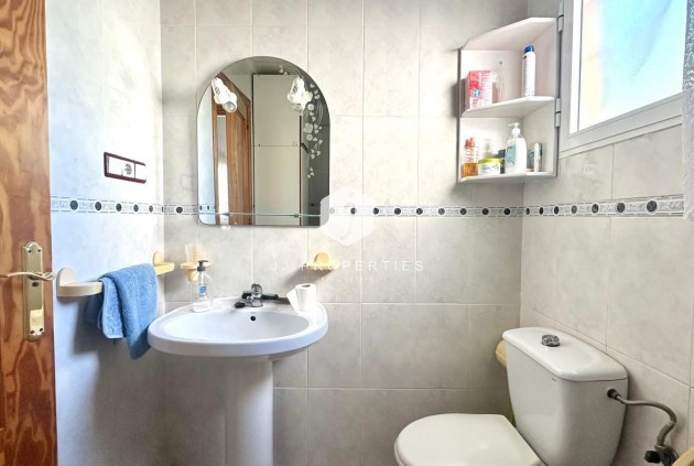 Resale - Apartment / flat -
Torrevieja - Torreblanca