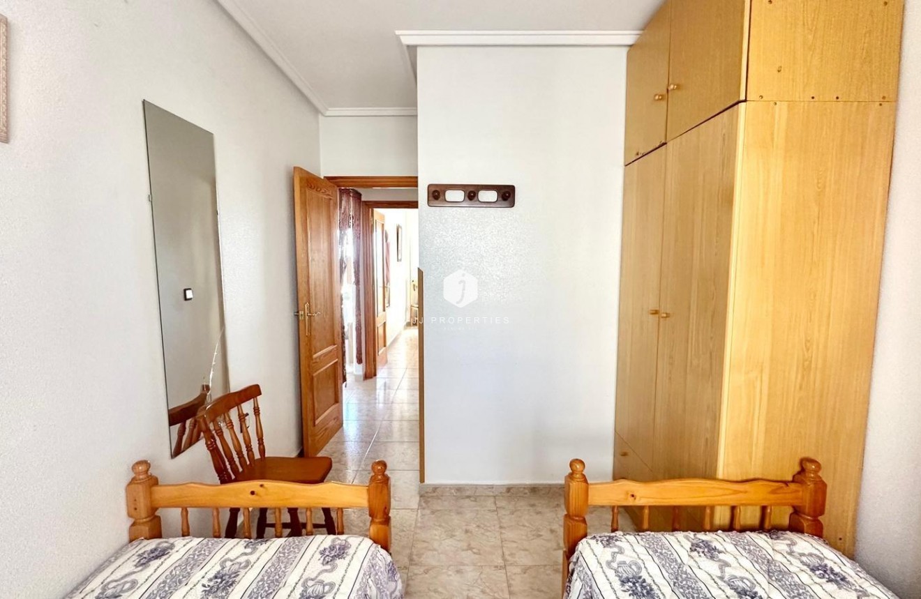 Resale - Apartment / flat -
Torrevieja - Torreblanca
