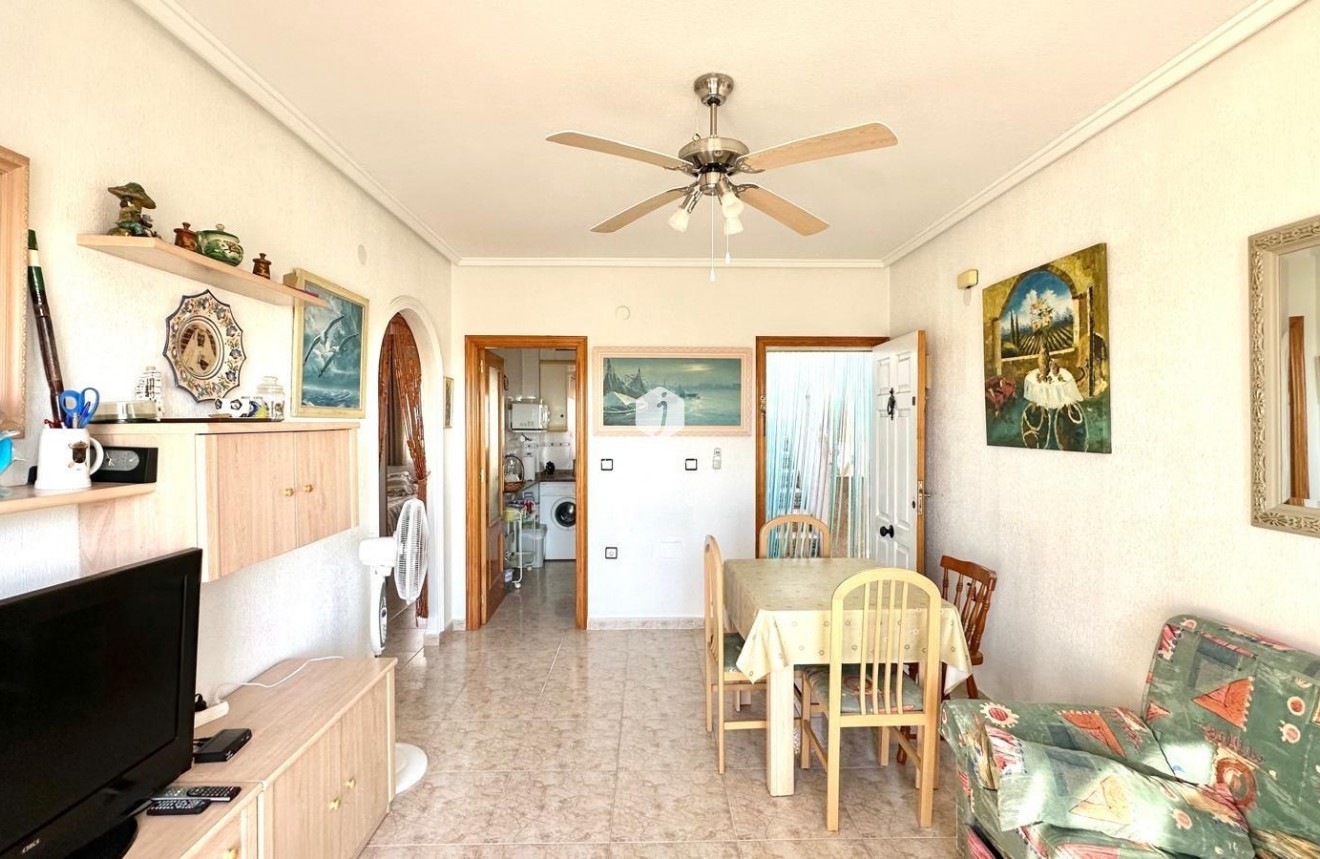 Resale - Apartment / flat -
Torrevieja - Torreblanca