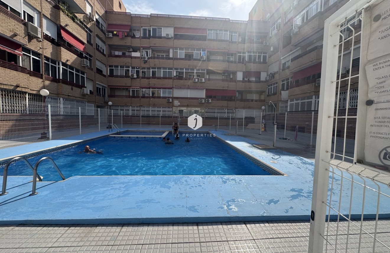 Resale - Apartment / flat -
Torrevieja - Costa Blanca