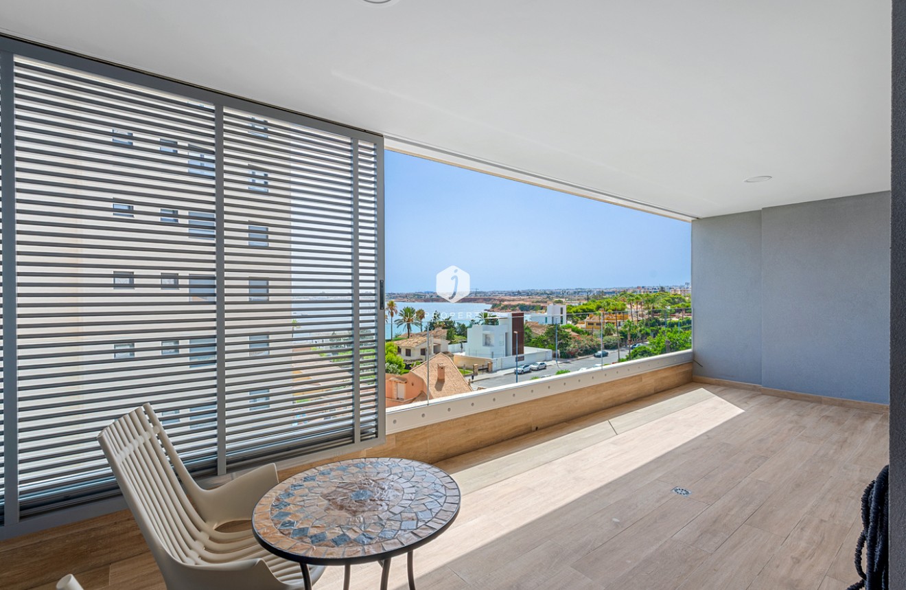 Resale - Apartment / flat -
Punta Prima - Costa Blanca