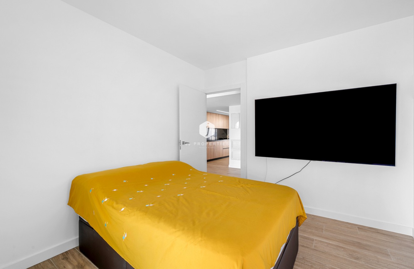 Resale - Apartment / flat -
Punta Prima - Costa Blanca