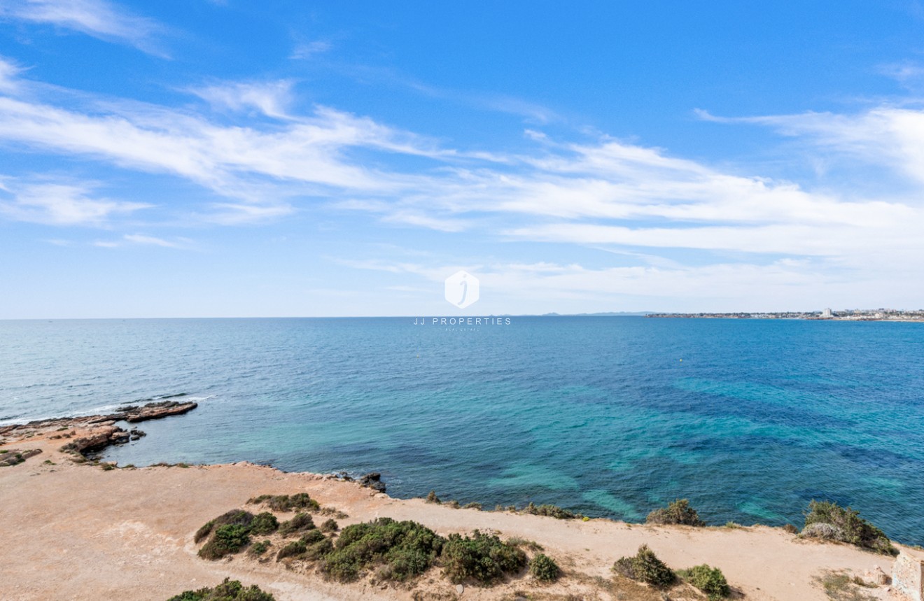 Resale - Apartment / flat -
Punta Prima - Costa Blanca