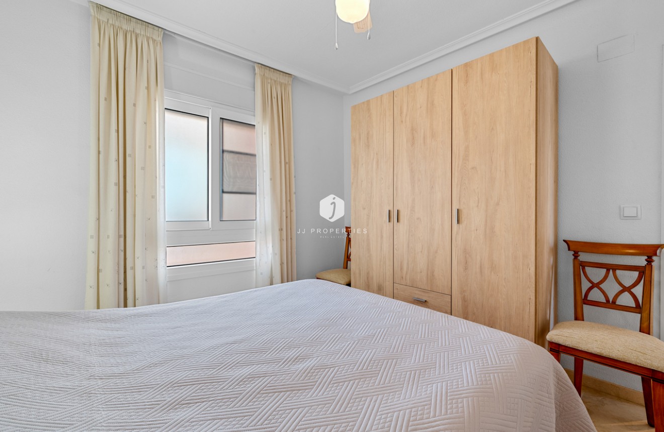 Resale - Apartment / flat -
Playa Flamenca - Costa Blanca