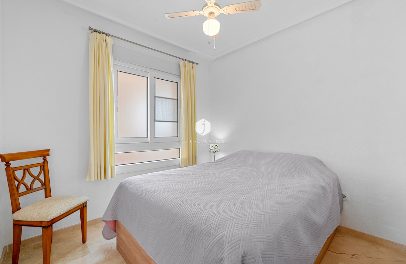 Resale - Apartment / flat -
Playa Flamenca - Costa Blanca