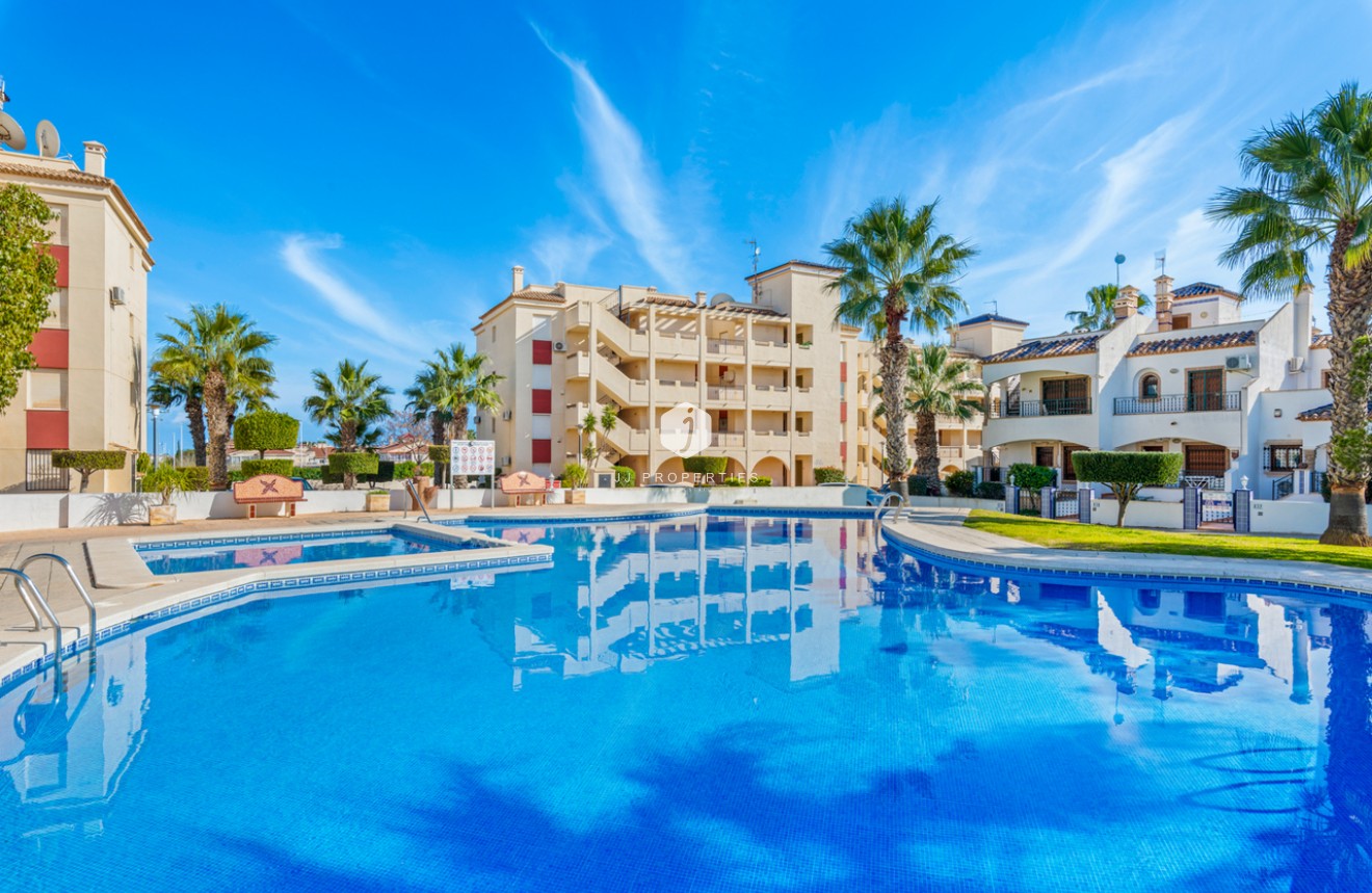 Resale - Apartment / flat -
Playa Flamenca - Costa Blanca