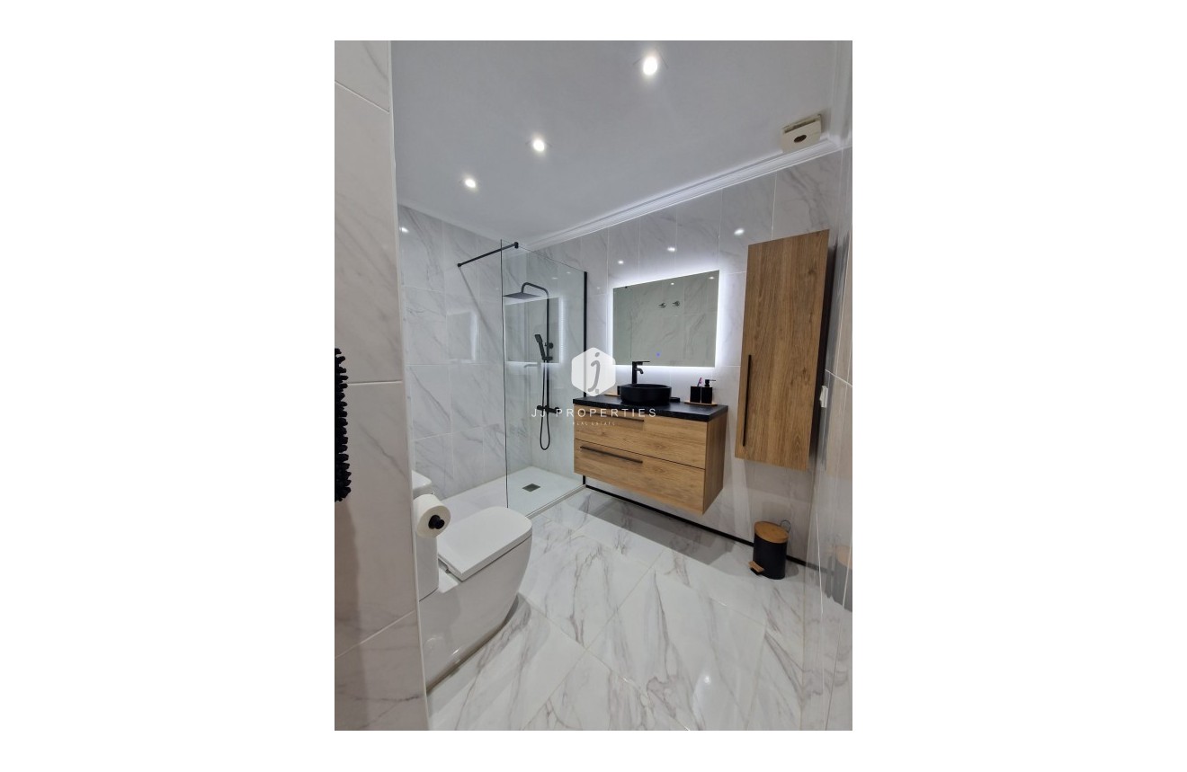 Resale - Duplex -
Playa Flamenca - Costa Blanca