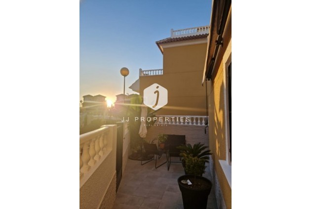 Resale - Duplex -
Playa Flamenca - Costa Blanca