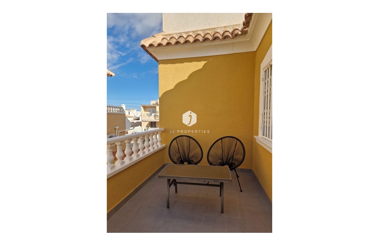 Resale - Duplex -
Playa Flamenca - Costa Blanca