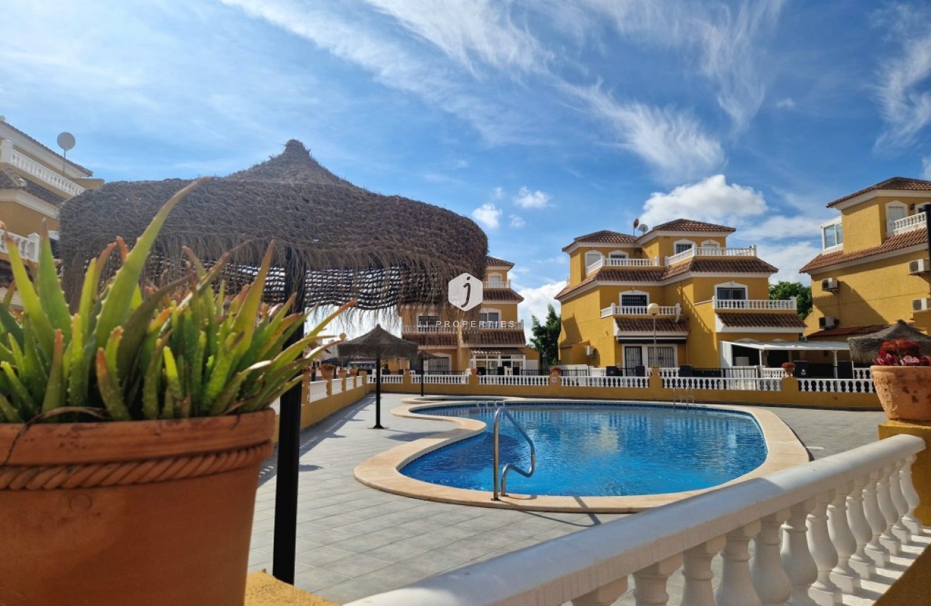 Resale - Duplex -
Playa Flamenca - Costa Blanca