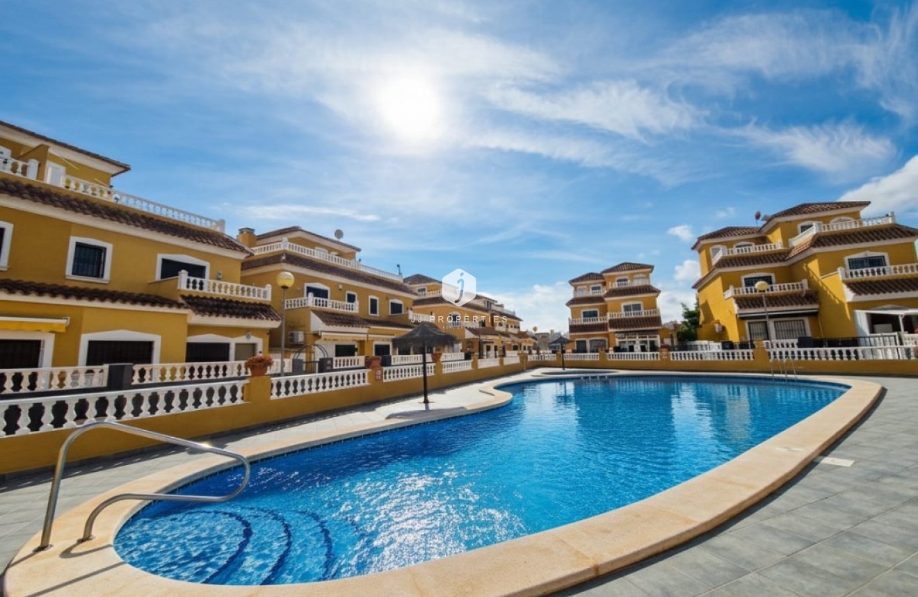 Resale - Duplex -
Playa Flamenca - Costa Blanca