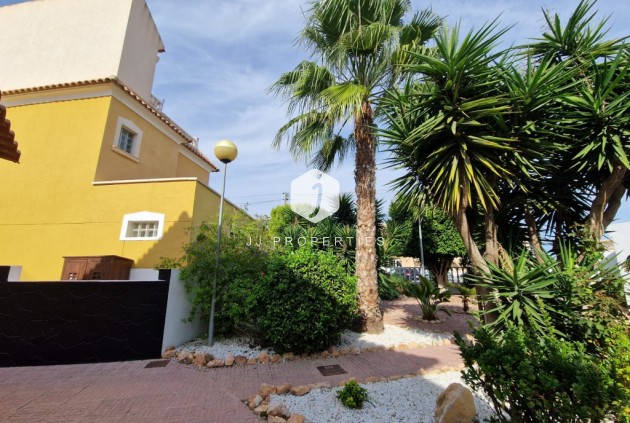 Resale - Duplex -
Playa Flamenca - Costa Blanca