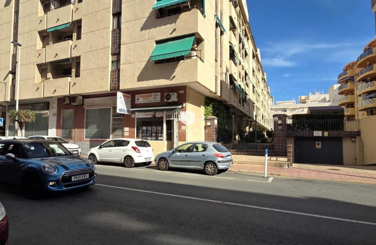 Resale - Apartment / flat -
Torrevieja - Costa Blanca