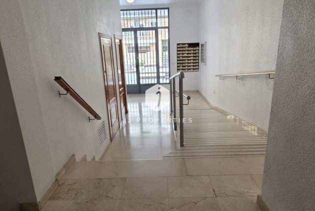 Resale - Apartment / flat -
Torrevieja - Costa Blanca