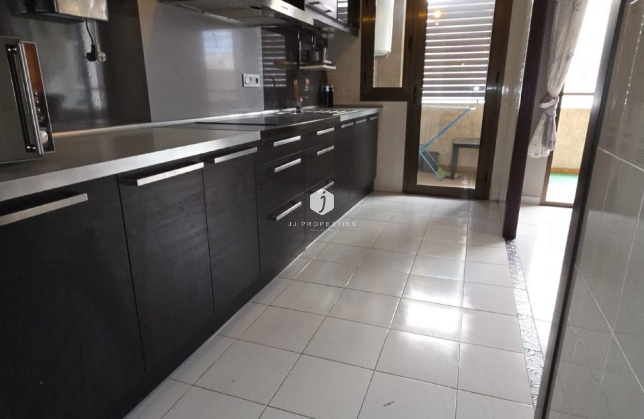 Resale - Apartment / flat -
Torrevieja - Costa Blanca