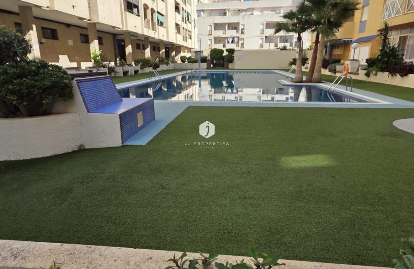 Resale - Apartment / flat -
Torrevieja - Costa Blanca