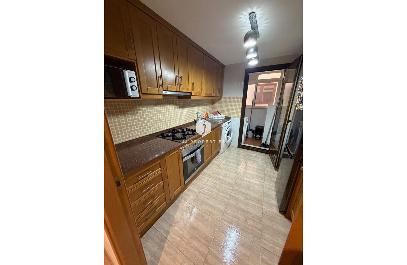 Resale - Apartment / flat -
Torrevieja - Centro