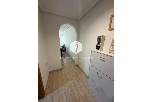 Resale - Apartment / flat -
Torrevieja - Centro